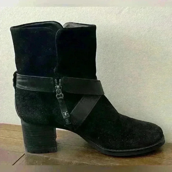 Trask Misty Black Suede Boots Womens size 8 - Picture 5 of 10